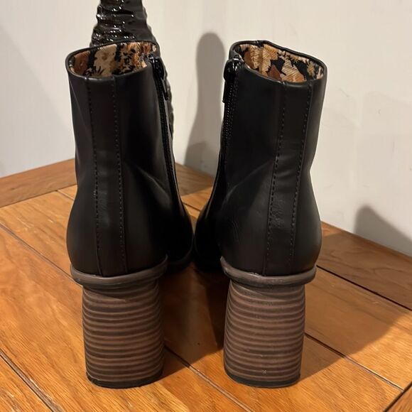 EUC Kork-Ease Block Heel Destiny Bootie Size 9. - Picture 5 of 9